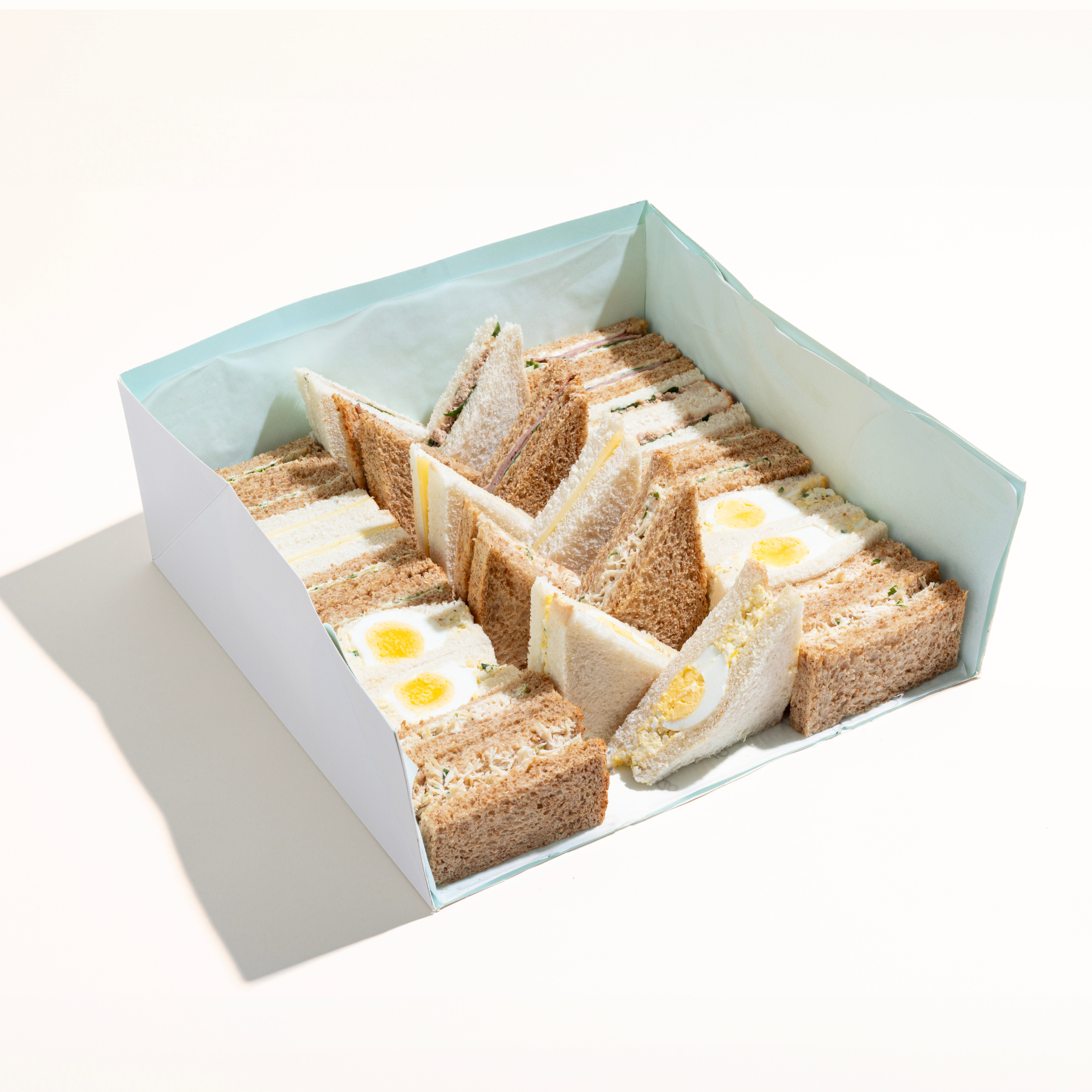 بوكس ساندويتشات شاي العصر